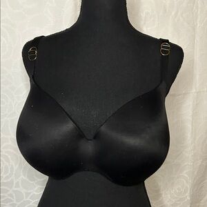 Incredible by Victoria’s Secret  Perfect Coverage Black Bra. Size 38 DDD.